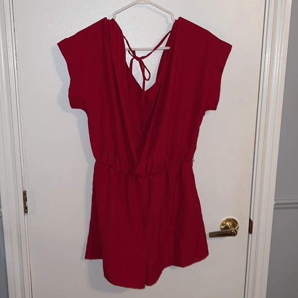 RED ROMPER - Picture 4 of 5